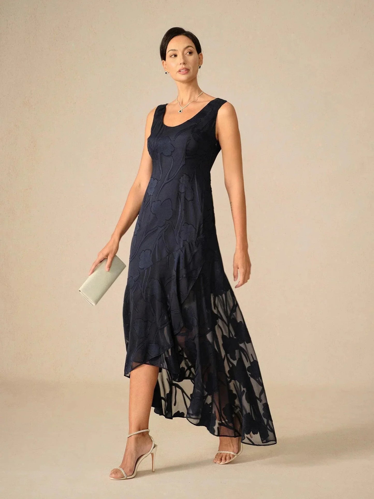 Abendkleid aus Chiffon mit Blumenmuster und asymmetrischem Saum