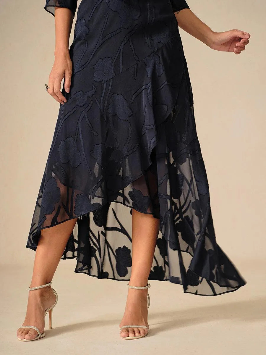 Abendkleid aus Chiffon mit Blumenmuster und asymmetrischem Saum