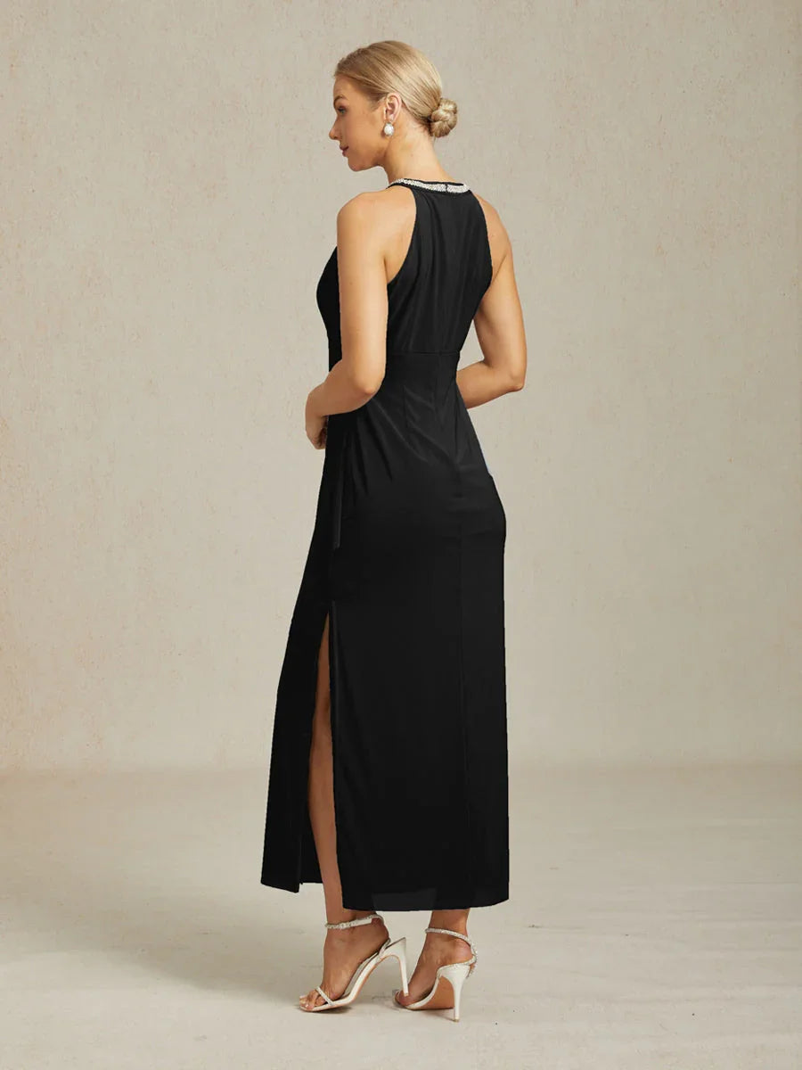Elegantes Neckholder-Maxikleid mit Perlen und Rüschendetail