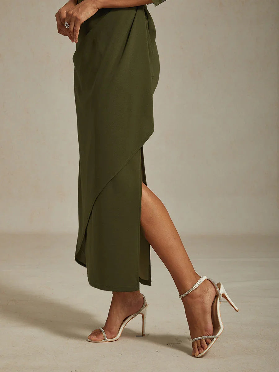 Robe de soirée élégante avec encolure illusion perlée