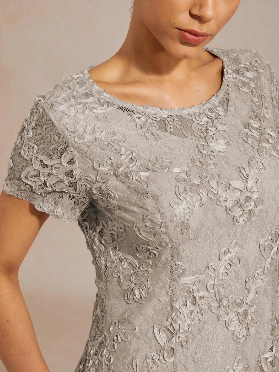 A-Linien-Kleid aus Rosettenspitze mit Paillettenverzierung