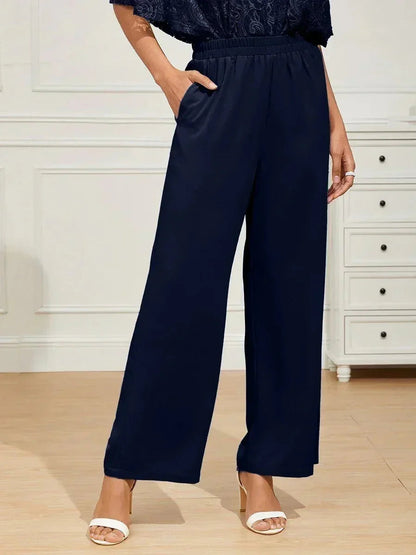 Weite Hose mit mittelhohem Bund und Taschen
