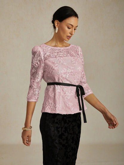 Dreiviertelärmelige Bluse mit Rosettenspitze und Paillettenbesatz