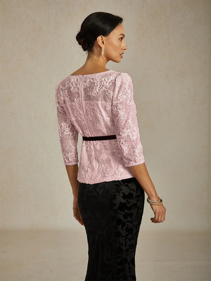 Dreiviertelärmelige Bluse mit Rosettenspitze und Paillettenbesatz