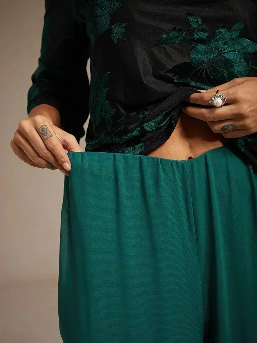 Pantalon droit avec surjupe fendue en mousseline