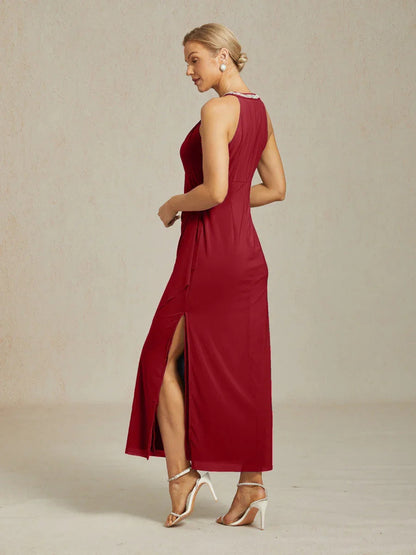 Elegantes Neckholder-Maxikleid mit Perlen und Rüschendetail