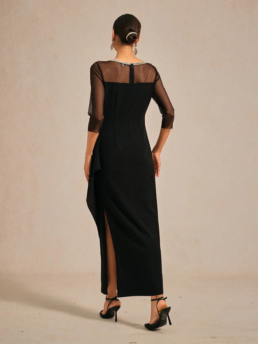 Elegantes Abendkleid mit Perlen und Illusionsausschnitt