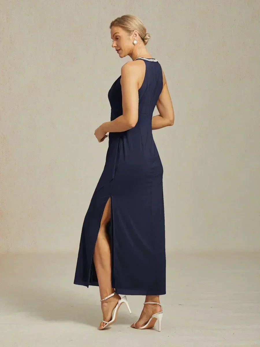 Elegantes Neckholder-Maxikleid mit Perlen und Rüschendetail
