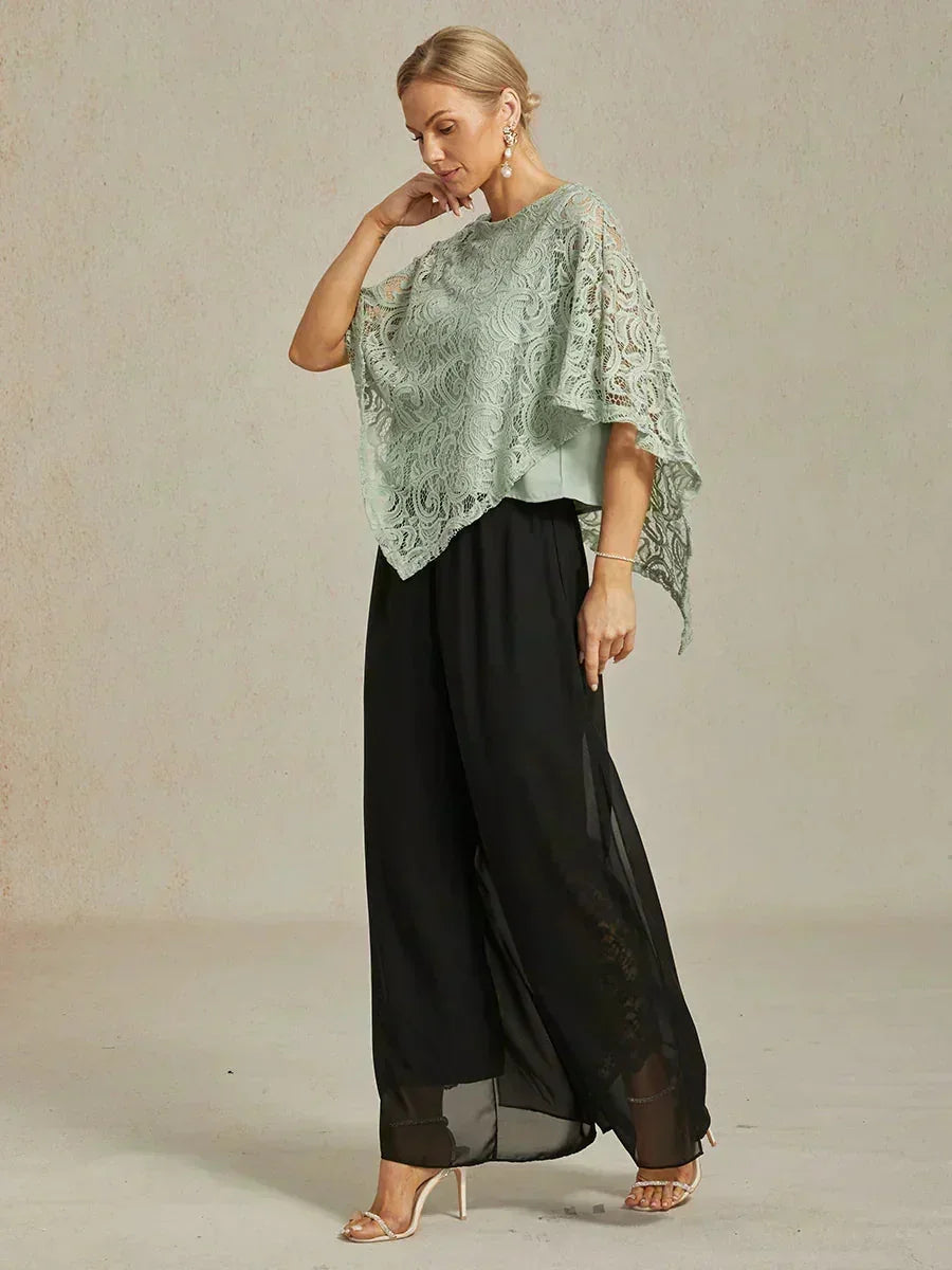 Gerade geschnittene Spitzenhose mit Chiffon-Überzug und geschlitztem Bein