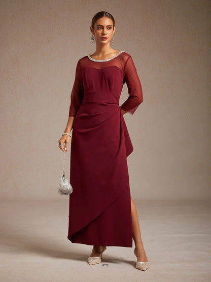 Elegantes Abendkleid mit Perlen und Illusionsausschnitt