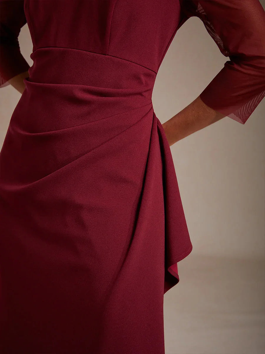 Elegantes Abendkleid mit Perlen und Illusionsausschnitt