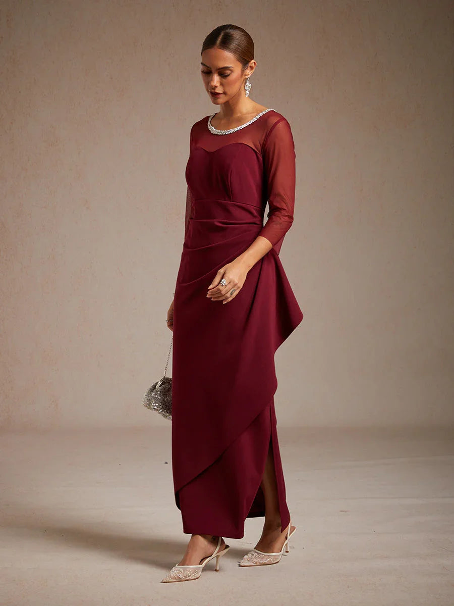 Elegantes Abendkleid mit Perlen und Illusionsausschnitt