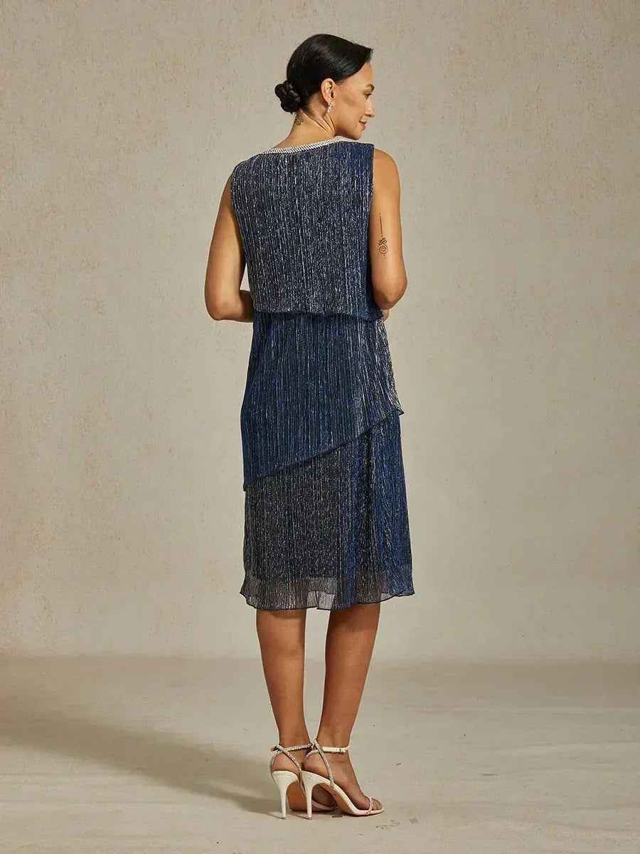 Metallic-plissiertes Chiffon-Midikleid mit Perlenbesatz am runden Halsausschnitt
