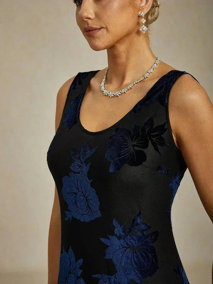 Samt-Abendkleid mit Blumenmuster und asymmetrischem Saum