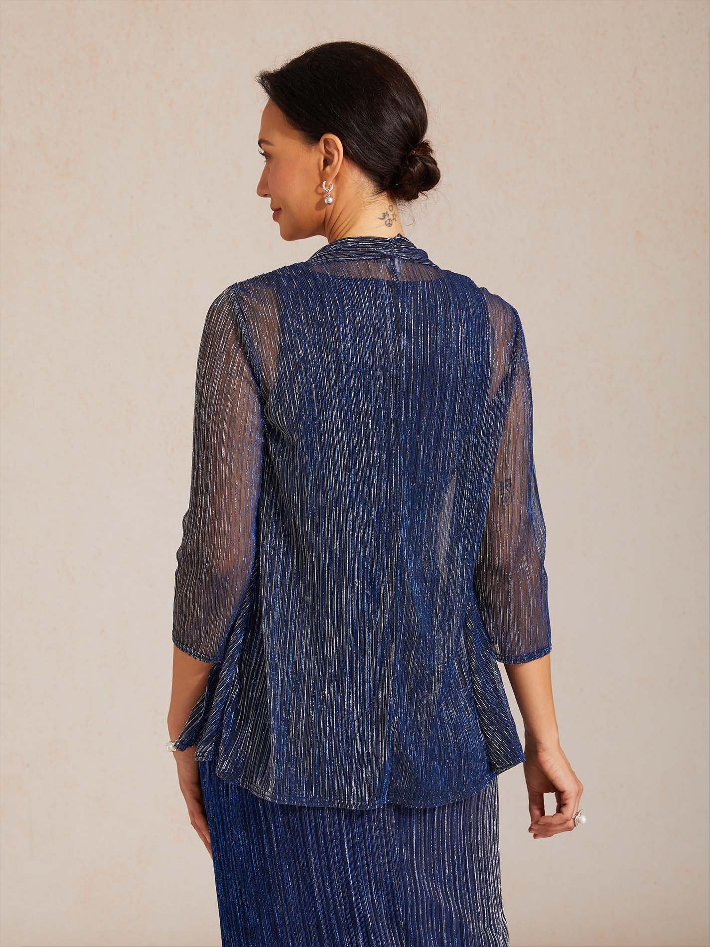 Metallic-plissierte lange Chiffonjacke mit Lagen-Design