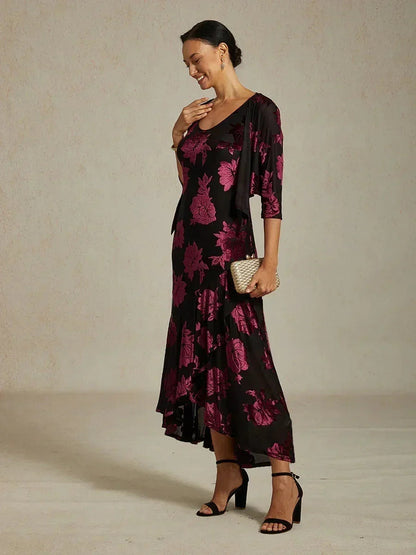 Samt-Abendkleid mit Blumenmuster und asymmetrischem Saum