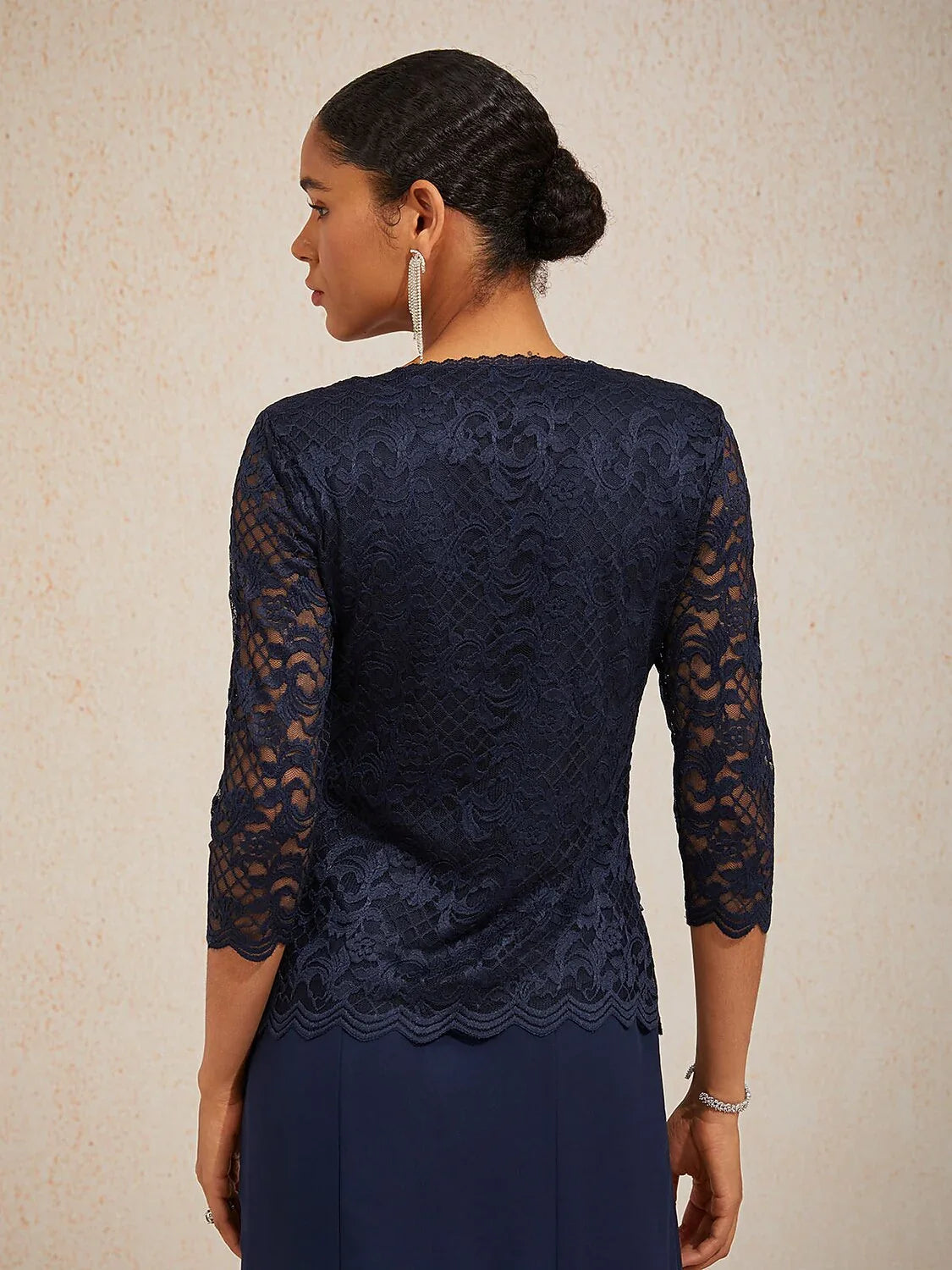 Feminine V-Neck Stretch Lace Top with Scalloped Hem