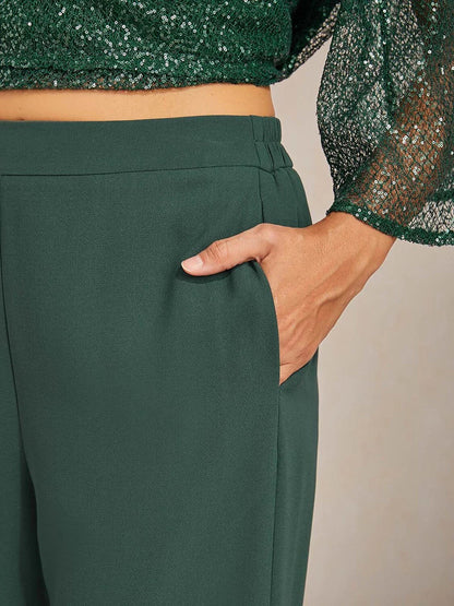 Weite Hose mit mittelhohem Bund und Taschen